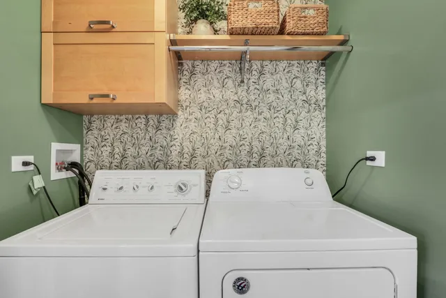 $319,000 | 983 Ellsworth Drive, Grayslake, IL 60030