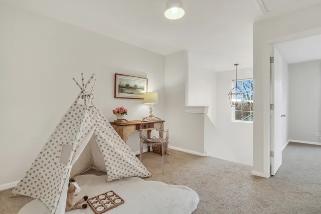 $319,000 | 983 Ellsworth Drive, Grayslake, IL 60030