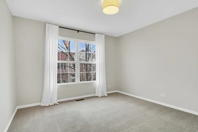 $319,000 | 983 Ellsworth Drive, Grayslake, IL 60030