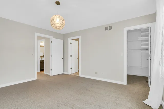 $319,000 | 983 Ellsworth Drive, Grayslake, IL 60030