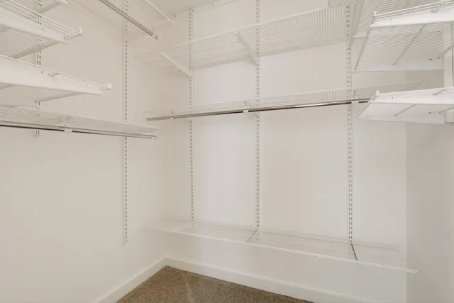 $319,000 | 983 Ellsworth Drive, Grayslake, IL 60030