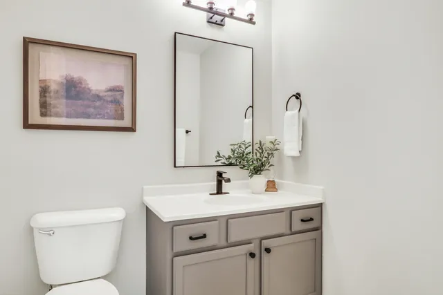 $319,000 | 983 Ellsworth Drive, Grayslake, IL 60030