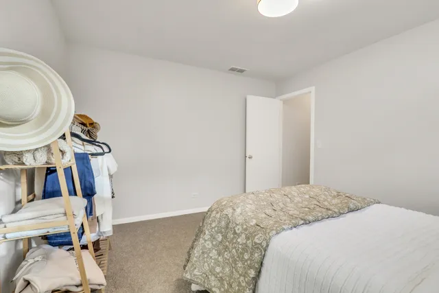 $319,000 | 983 Ellsworth Drive, Grayslake, IL 60030