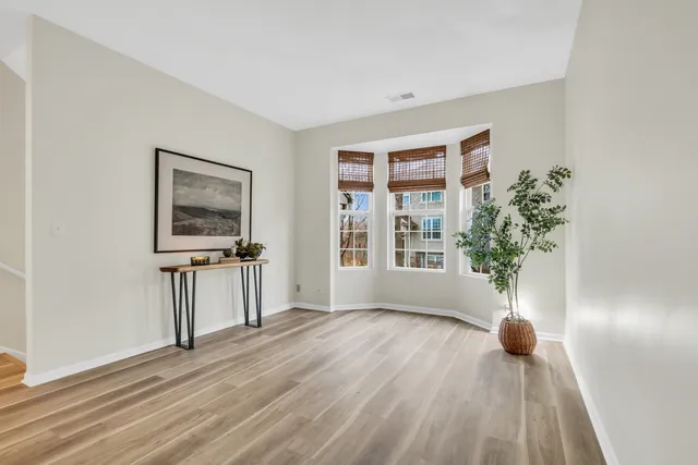 $319,000 | 983 Ellsworth Drive, Grayslake, IL 60030