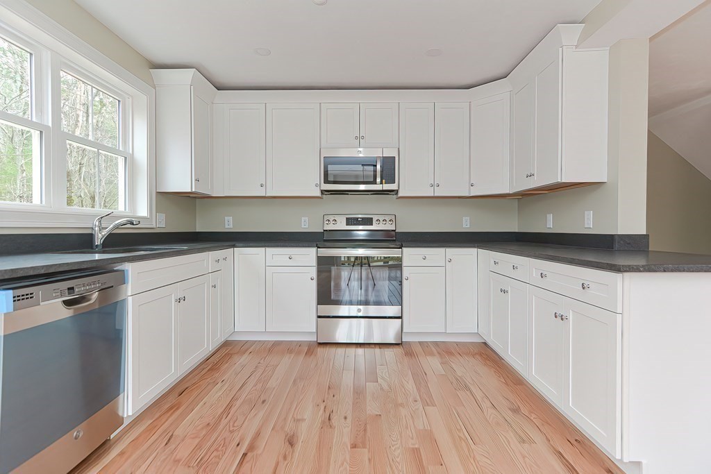 84 Bailey Road, Unit 84 Holden, MA 01520 - Photo 2 of 40