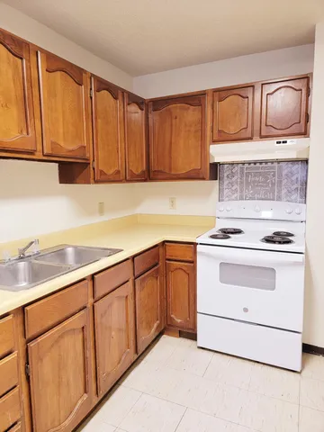 $1,034 | 520 North Grant Street, Unit 2, Blue Earth, MN 56013