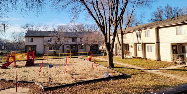 $1,034 | 520 North Grant Street, Unit 2, Blue Earth, MN 56013