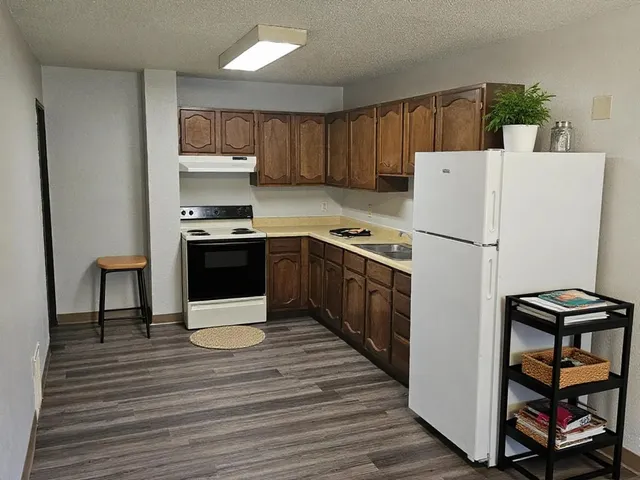 $1,034 | 520 North Grant Street, Unit 2, Blue Earth, MN 56013