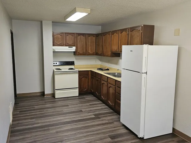 $1,034 | 520 North Grant Street, Unit 2, Blue Earth, MN 56013