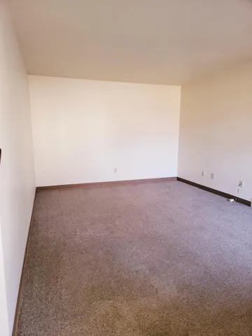 $1,034 | 520 North Grant Street, Unit 2, Blue Earth, MN 56013