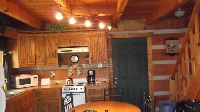 2486 Jim Henry Road Dandridge, TN 37725 - Photo 8 of 27 Gallery Image 8