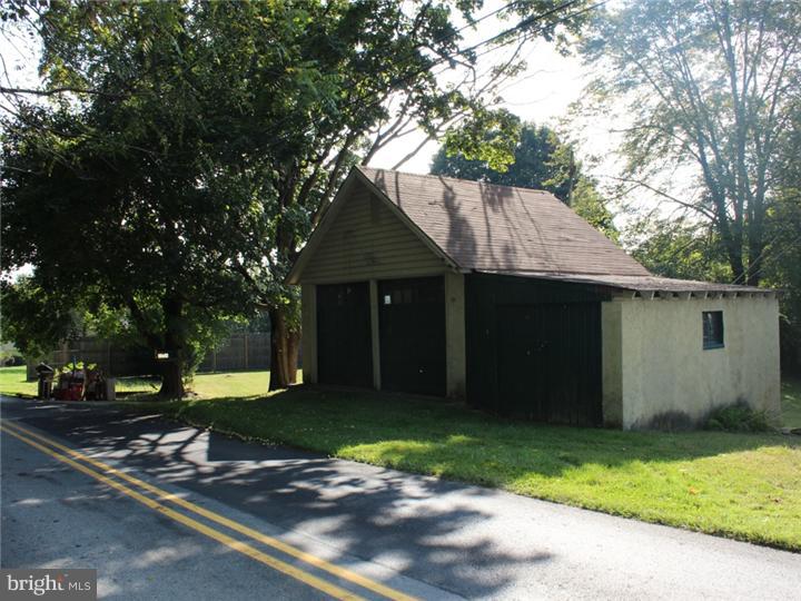3536 Humpton Road Downingtown, PA 19335 - Photo 15 of 16 Garage