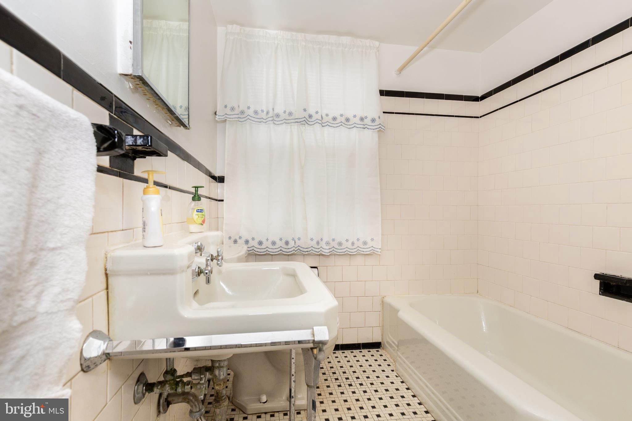 8407 Liberty Road Baltimore, MD 21244 - Photo 11 of 42