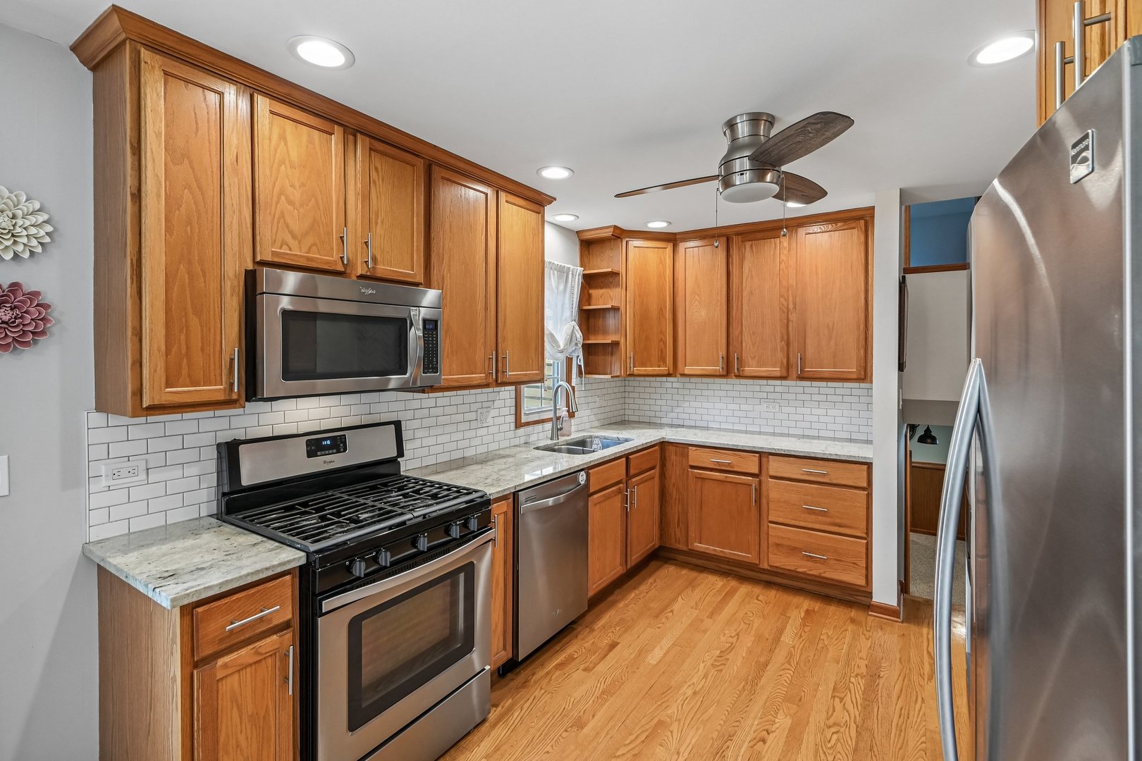 S034 Calvin Court Wheaton, IL 60187 - Photo 6 of 32