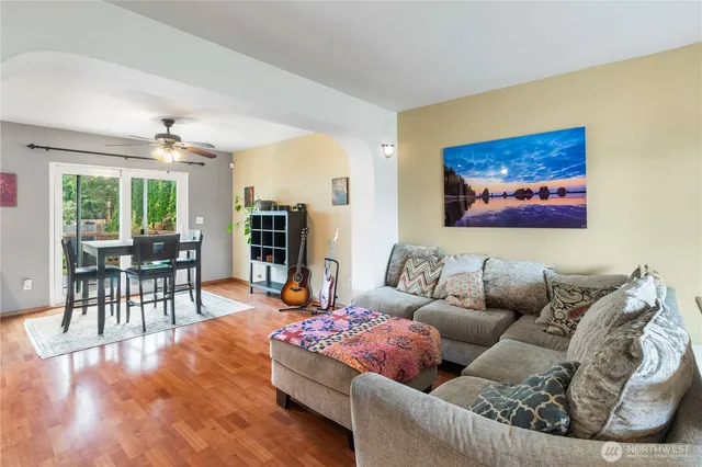 $530,000 | 904 Garfield Street, Mount Vernon, WA 98273