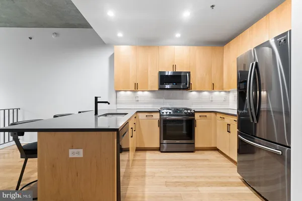 $2,200 | 1352 South Street, Unit 217A, Philadelphia, PA 19147