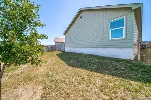 $2,000 | 13923 Silos Meadows, San Antonio, TX 78252