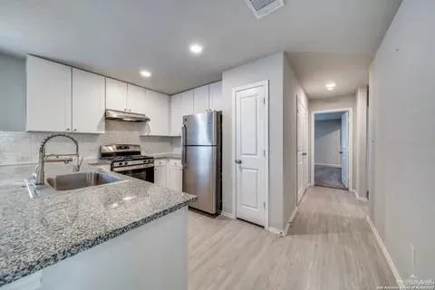 $2,000 | 13923 Silos Meadows, San Antonio, TX 78252