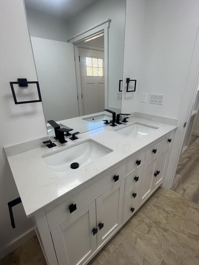 11-3234 Volcano Road Volcano, HI 96785 - Photo 13 of 23 a bathroom with a sink and a mirror