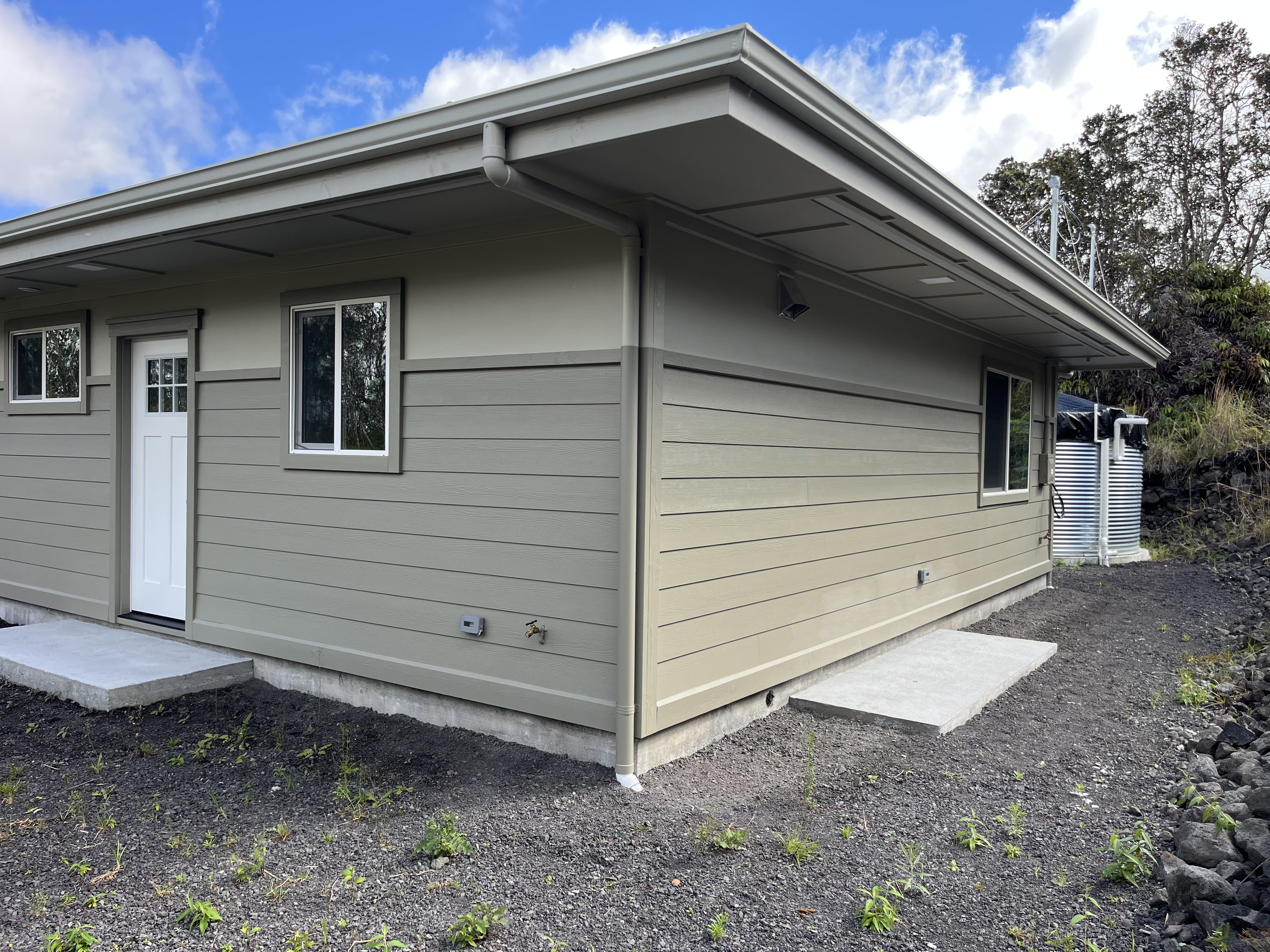 11-3234 Volcano Road Volcano, HI 96785 - Photo 3 of 24 a backyard of a house