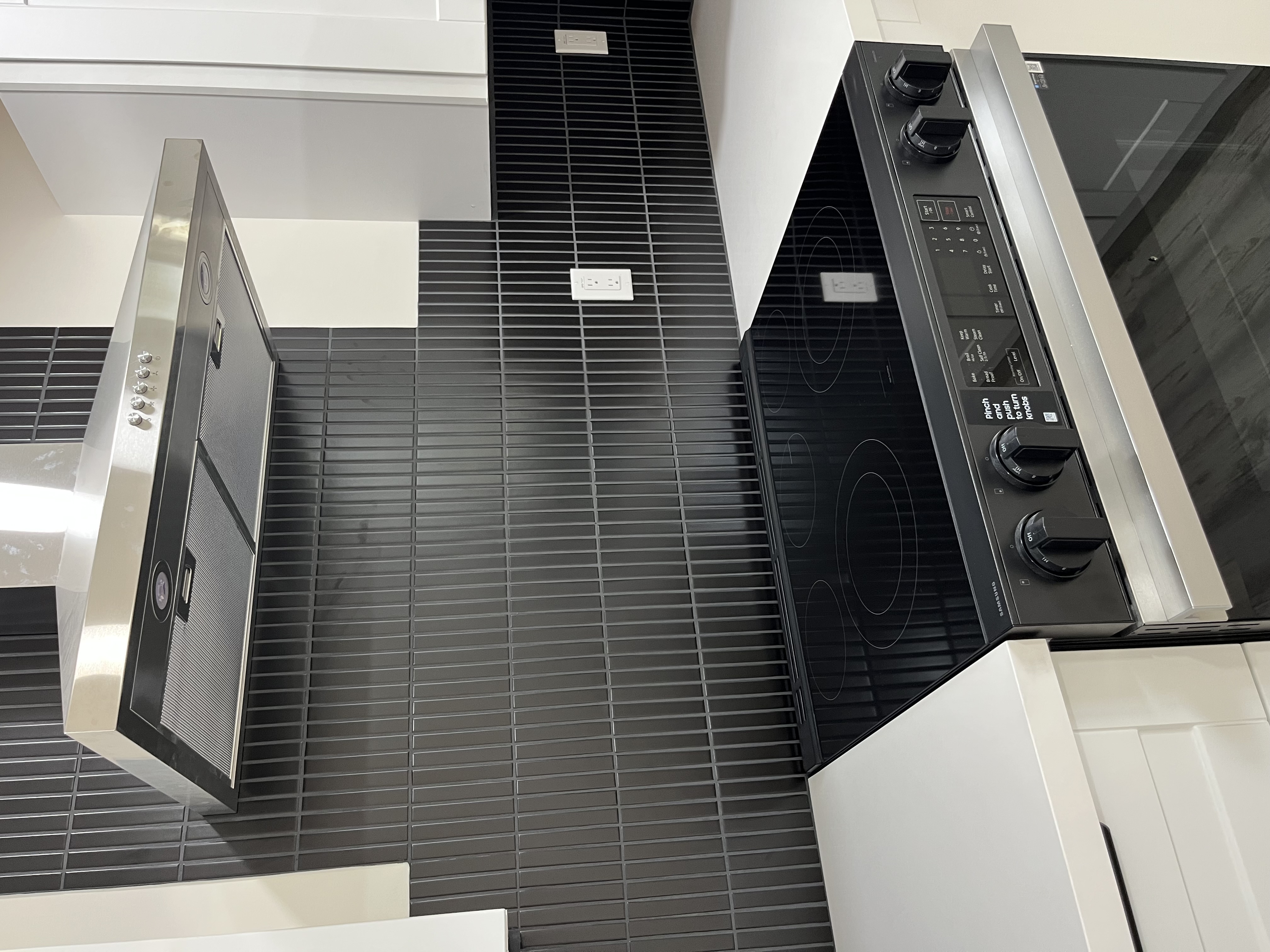 11-3234 Volcano Road Volcano, HI 96785 - Photo 6 of 24 a utility room with dryer and washer