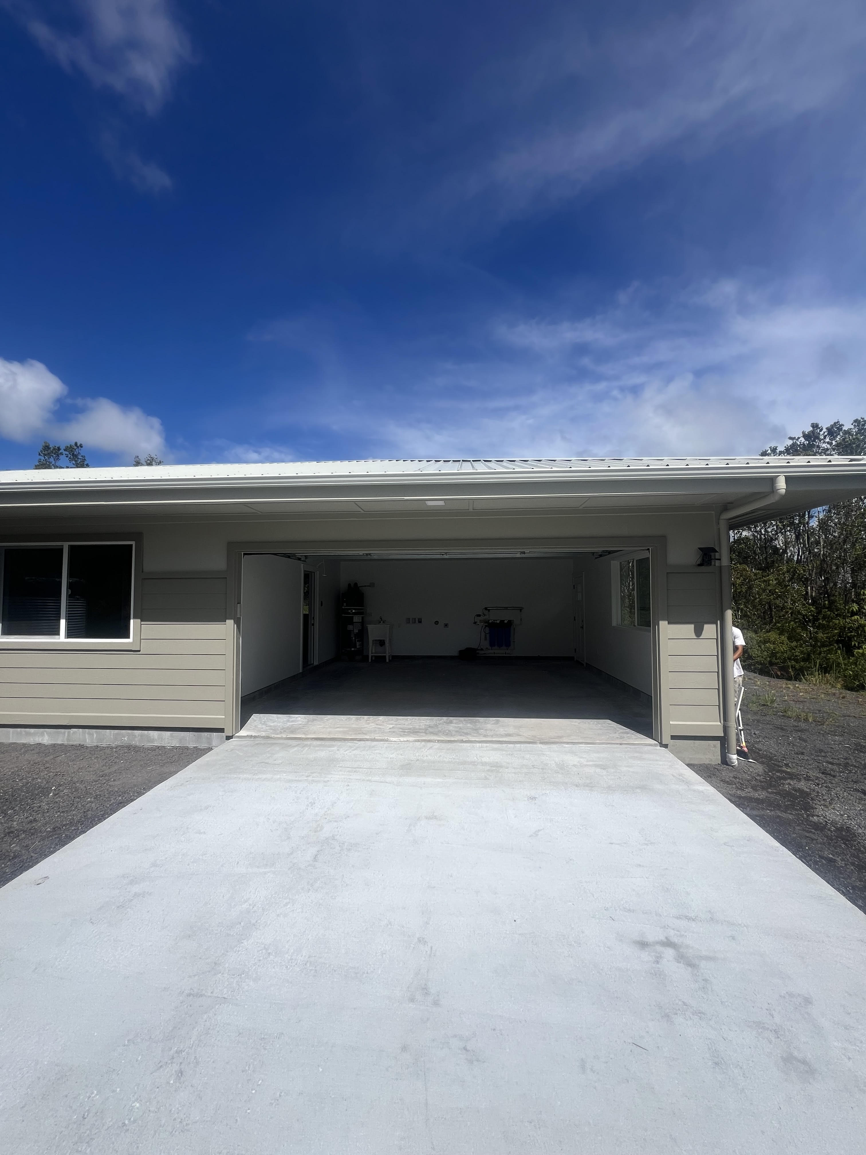 11-3234 Volcano Road Volcano, HI 96785 - Photo 6 of 23 a view of garage and window