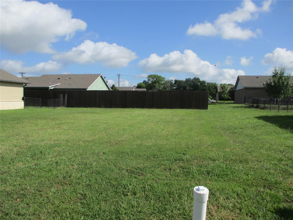 117 Mill Street Emory, TX 75440 - Photo 5 of 29
