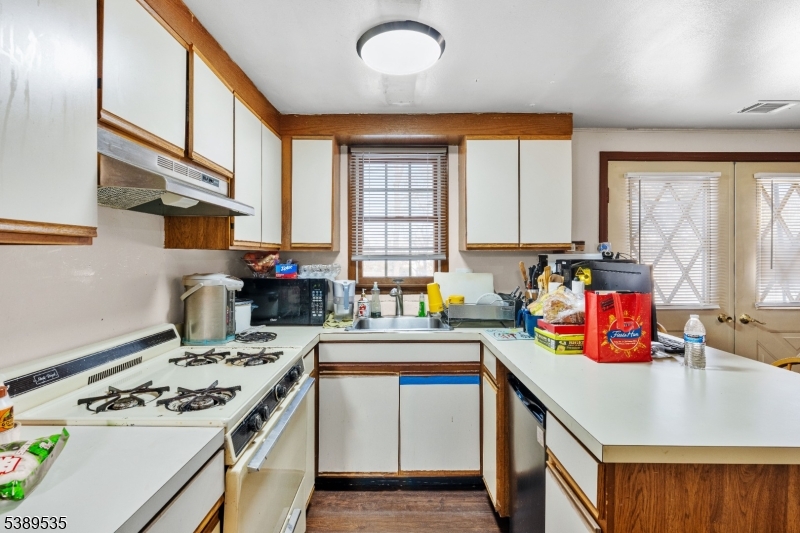 24 Conerly Road Somerset, NJ 08873 - Photo 37 of 50