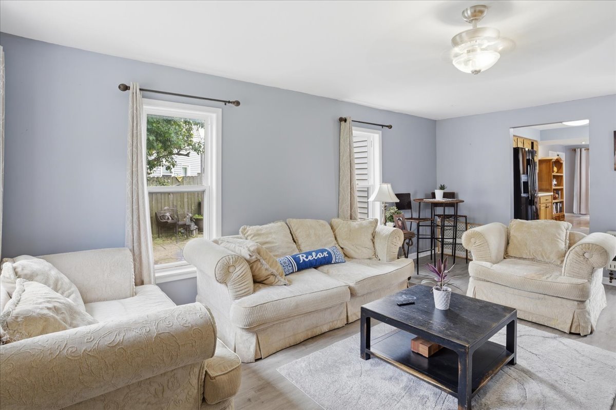 551 Sunset Drive Elgin, IL 60123 - Photo 14 of 27