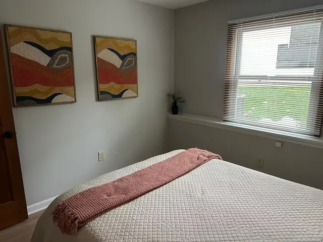 $2,250 | 131 Newberry Avenue, Unit 1N, Libertyville, IL 60048