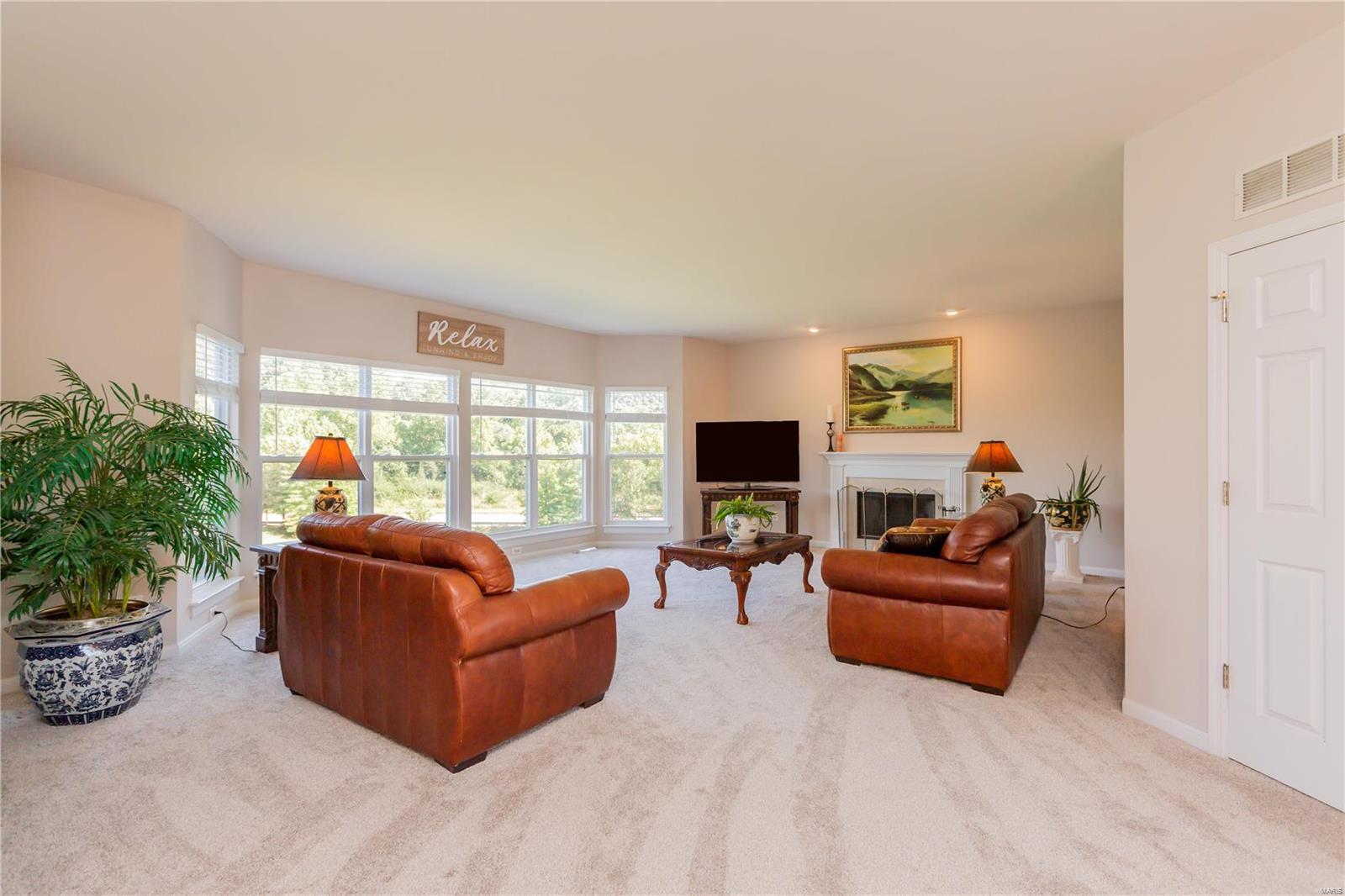 925 Kiefer Ridge Drive Ballwin, MO 63021 - Photo 12 of 44 Gallery Image 12