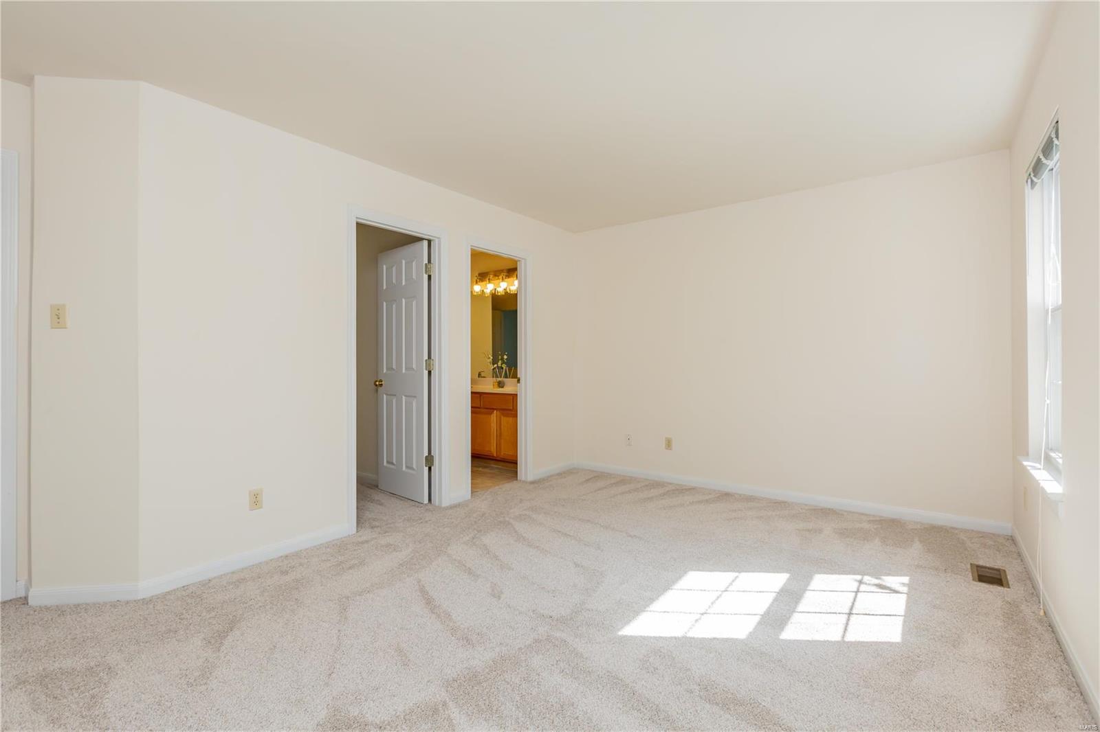 925 Kiefer Ridge Drive Ballwin, MO 63021 - Photo 28 of 44 Gallery Image 28