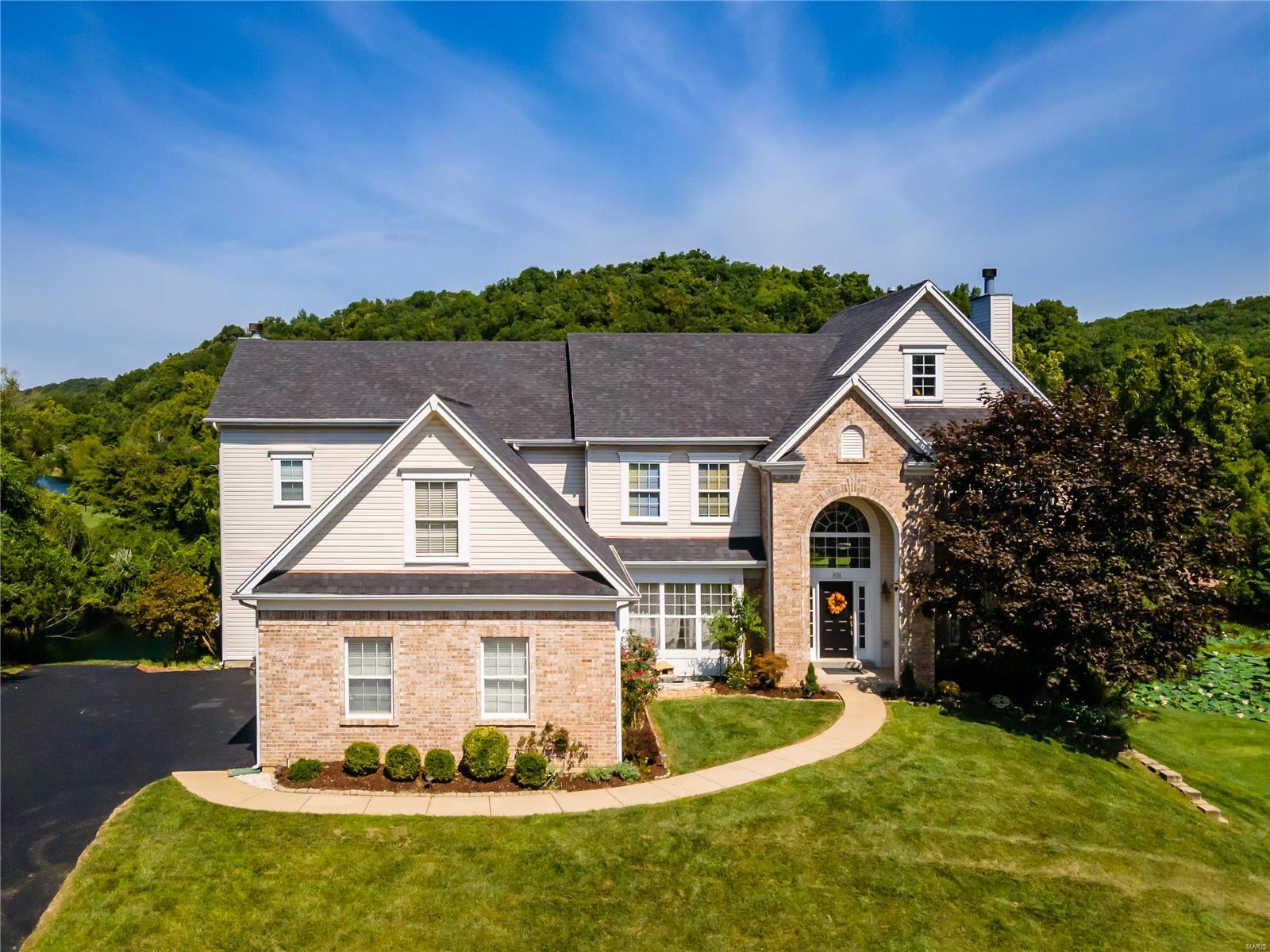 925 Kiefer Ridge Drive Ballwin, MO 63021 - Photo 4 of 44 Gallery Image 4