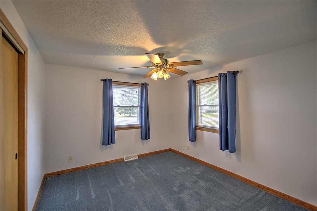 2913 South Danny Drive Decatur, IL 62521 - Photo 18 of 31 a view of an empty room with a window