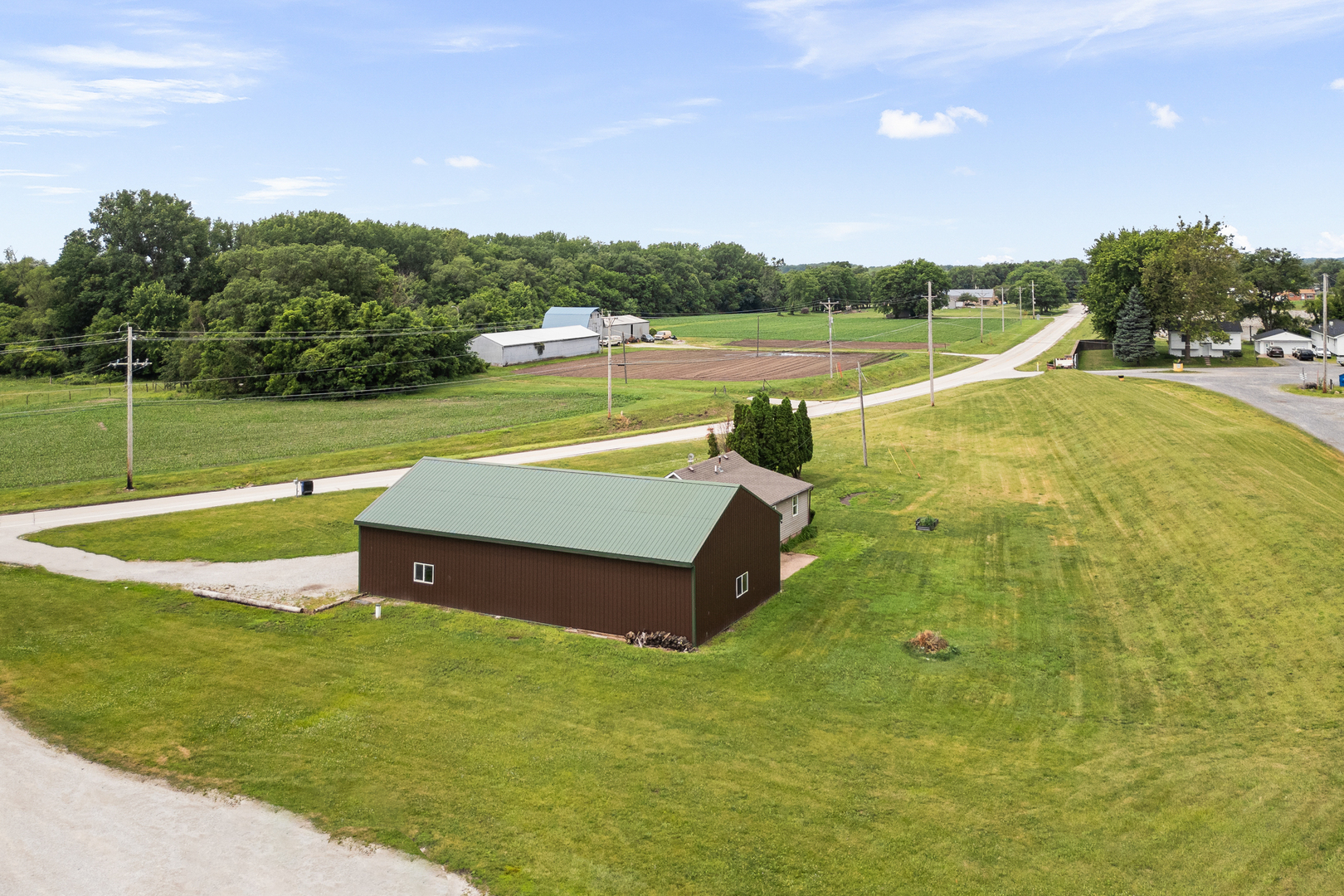 2303 Big Island Road Milan, IL 61264 - Photo 3 of 28