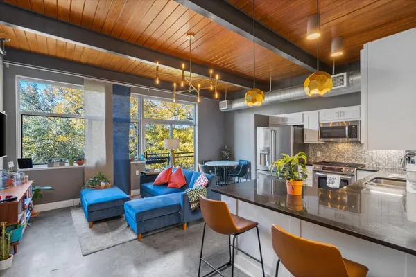 $2,195 | 2205 North Lamar Boulevard, Unit 214, Austin, TX 78705