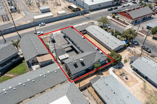 $1,199,000 | 1911 East Saginaw Way, Fresno, CA 93726