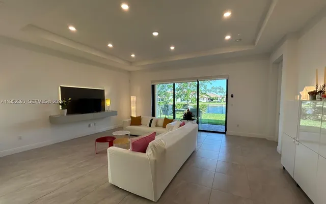 $1,030,000 | 12160 North Baypoint Circle, Parkland, FL 33076