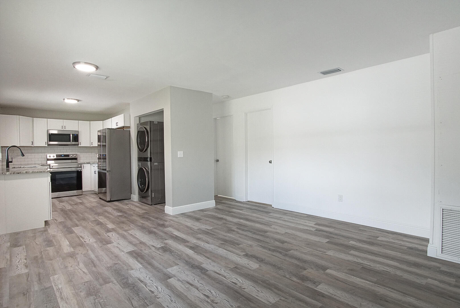 2113 Jacobs Road Fort Pierce, FL 34982 - Photo 2 of 12 DBED6F41-60B2-4732-B0E8-E63CB1D7127F