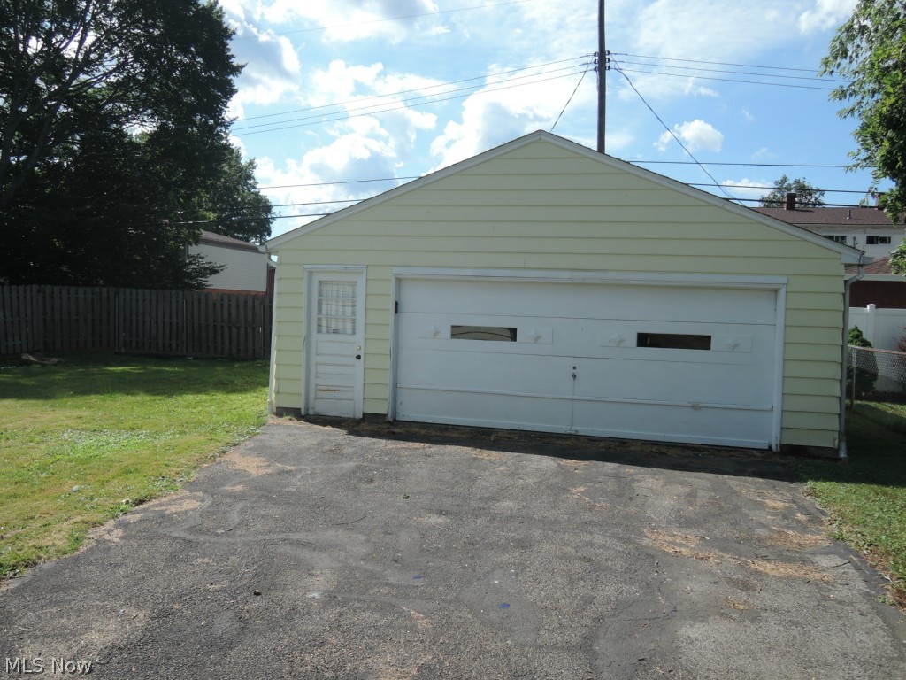 4653 Burkey Road Youngstown, OH 44515 - Photo 17 of 18 Gallery Image 17