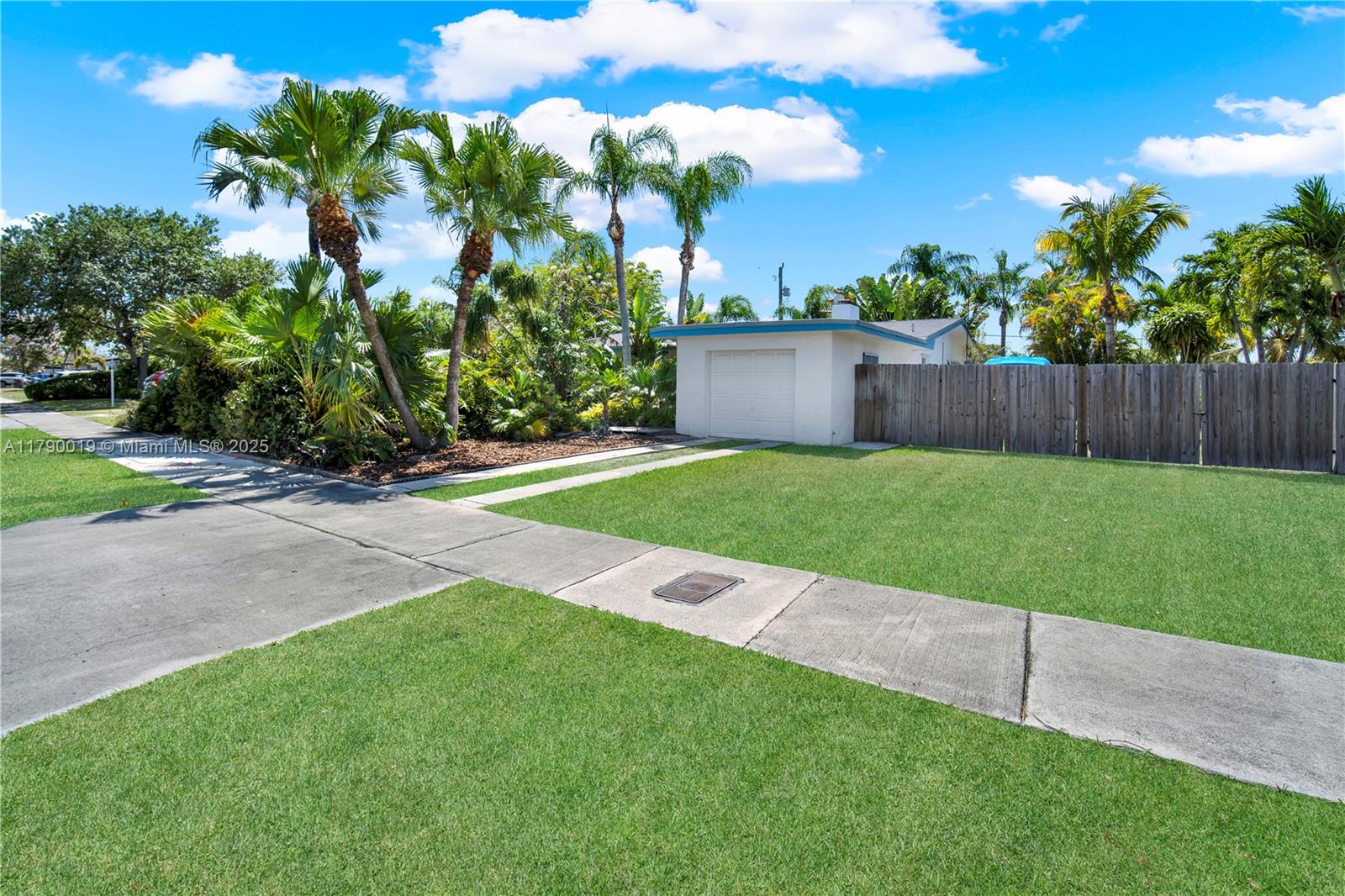 20430 Marlin Road Cutler Bay, FL 33189 - Photo 3 of 30 Gallery Image 3