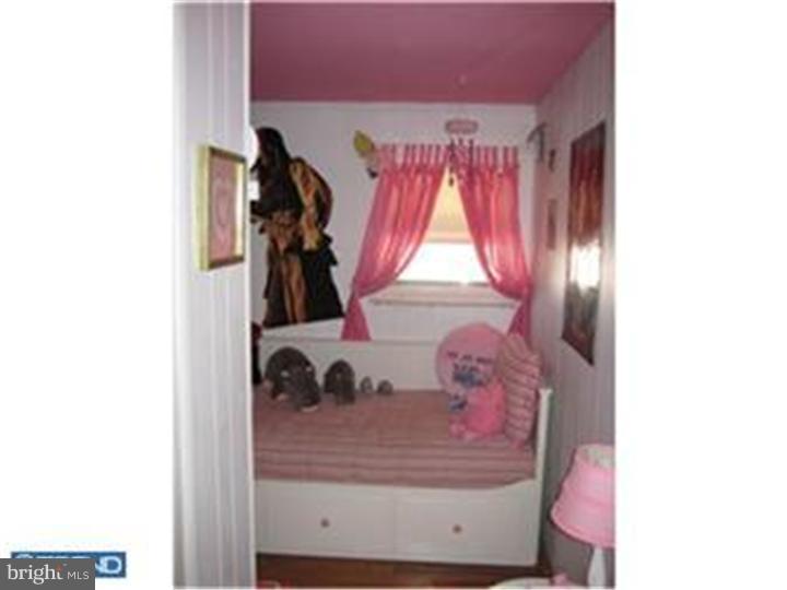 2817 Shelly Road Philadelphia, PA 19152 - Photo 11 of 16 Gallery Image 11