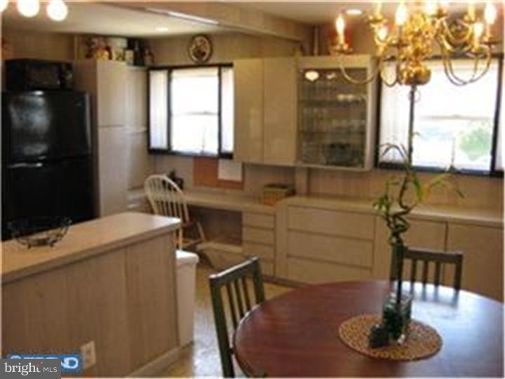 2817 Shelly Road Philadelphia, PA 19152 - Photo 4 of 16 Gallery Image 4