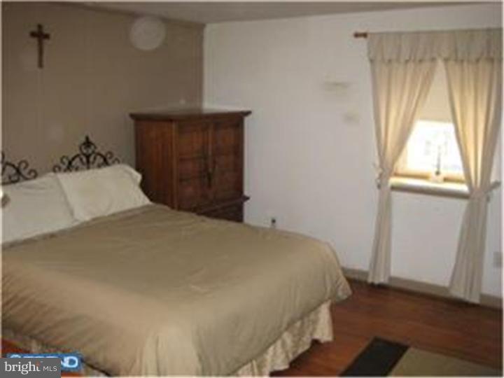 2817 Shelly Road Philadelphia, PA 19152 - Photo 7 of 16 Gallery Image 7