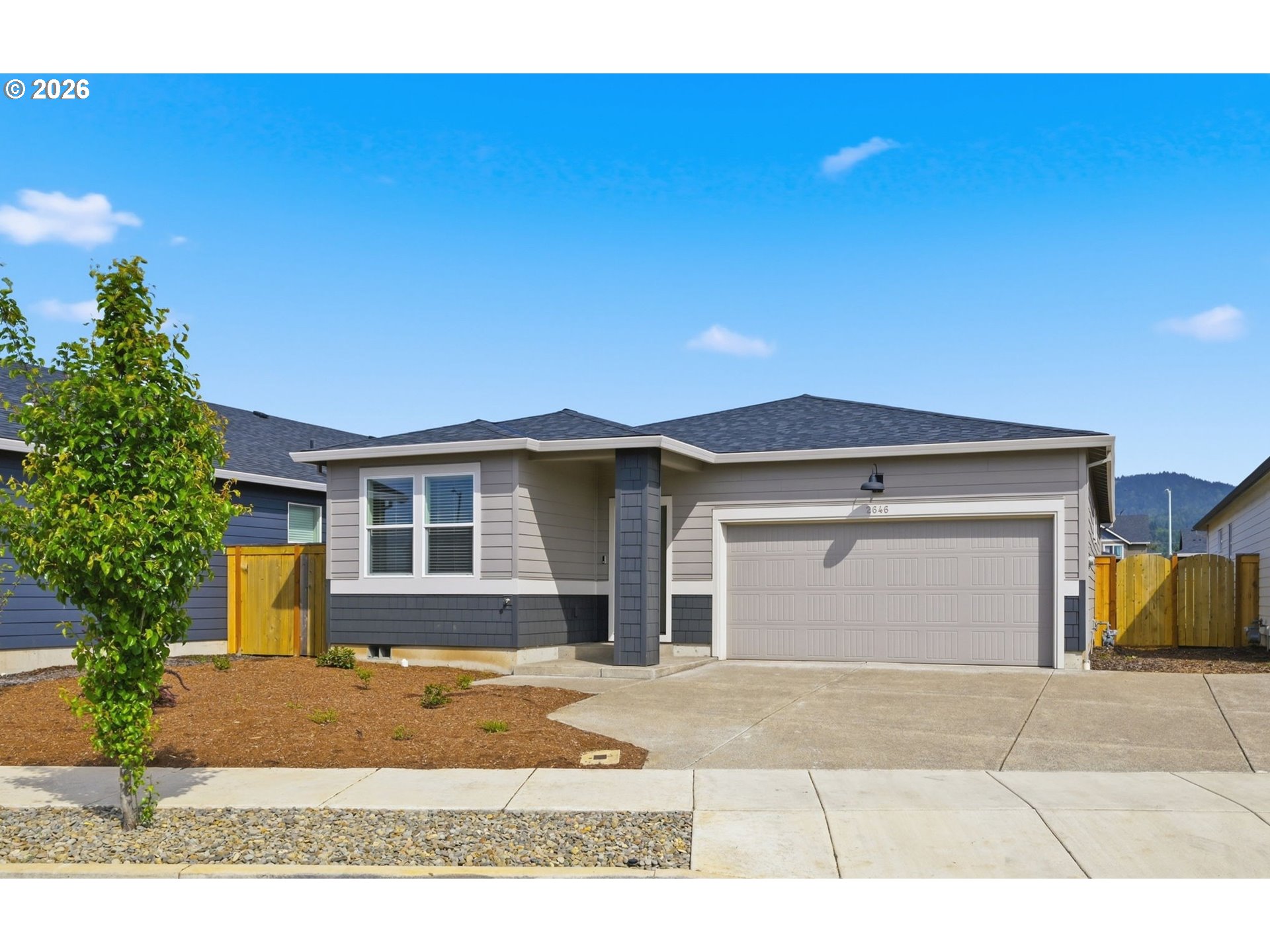 2646 V Street Springfield, OR 97477 - Photo 2 of 33