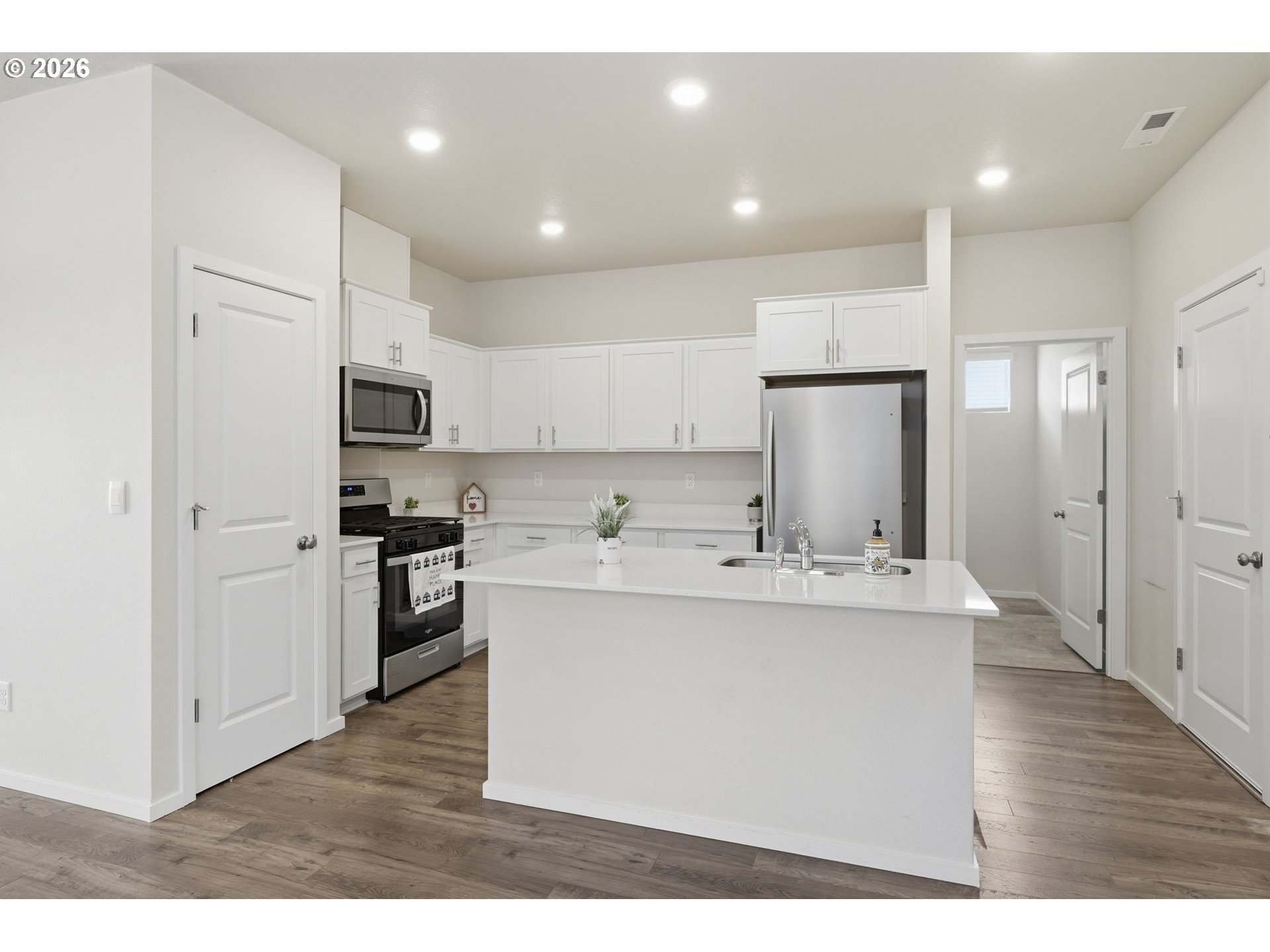 2646 V Street Springfield, OR 97477 - Photo 8 of 33