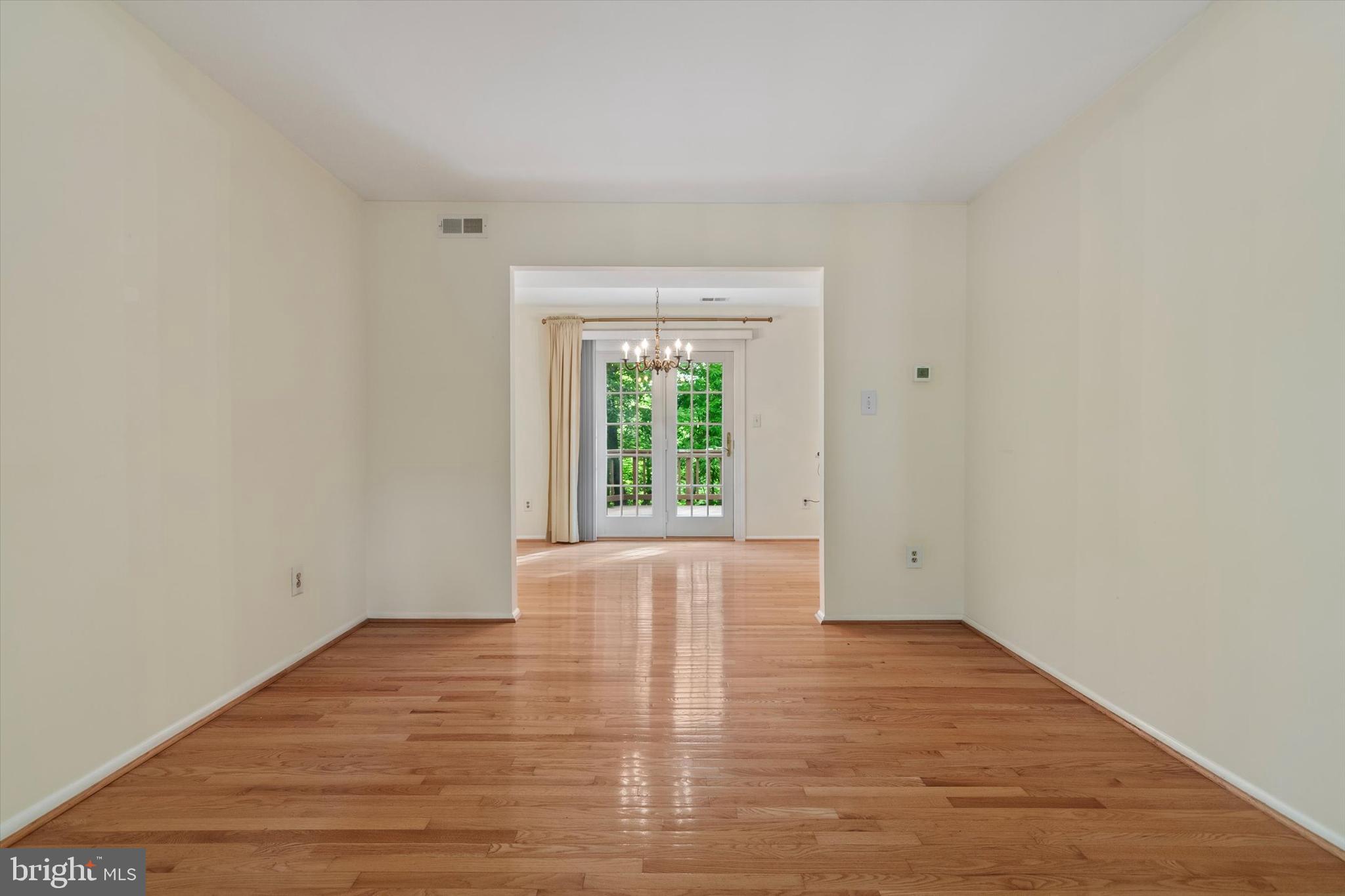 5262 Lonsdale Drive Springfield, VA 22151 - Photo 20 of 44 Hardwood main level