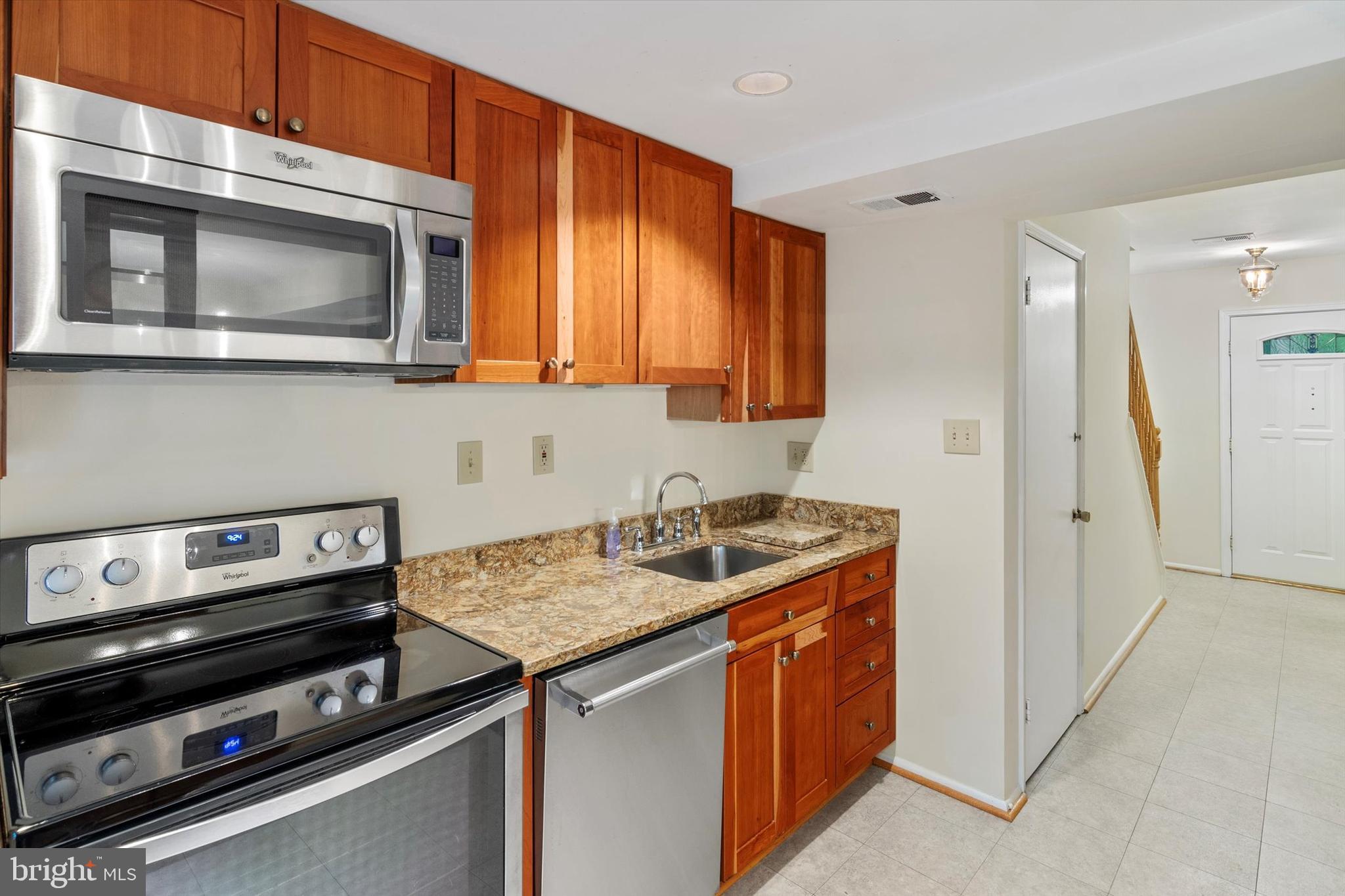 5262 Lonsdale Drive Springfield, VA 22151 - Photo 22 of 44 Stainless appliances and Cambrian Granite counters