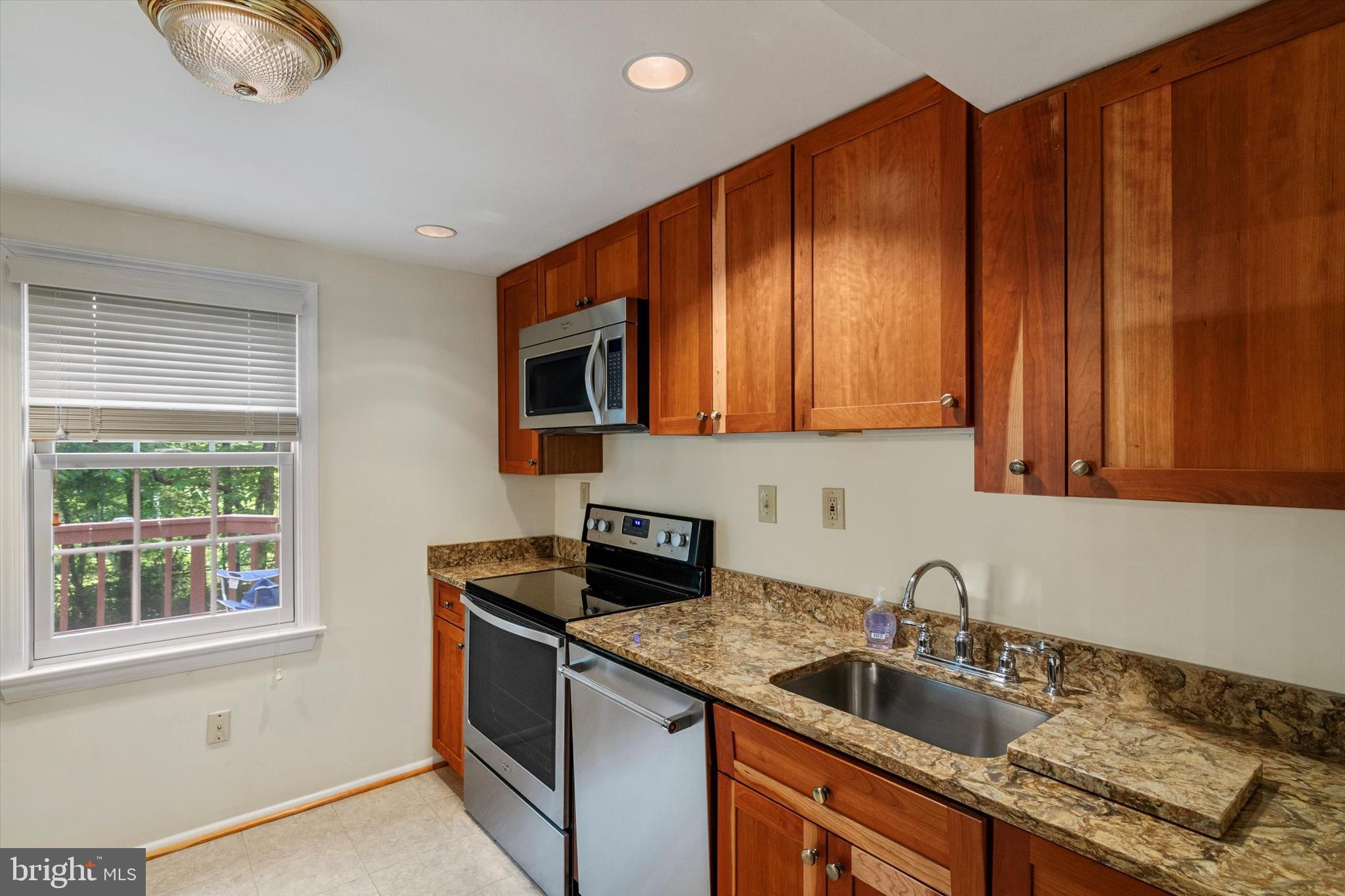 5262 Lonsdale Drive Springfield, VA 22151 - Photo 24 of 44 Stainless appliances and Cambrian Granite counters