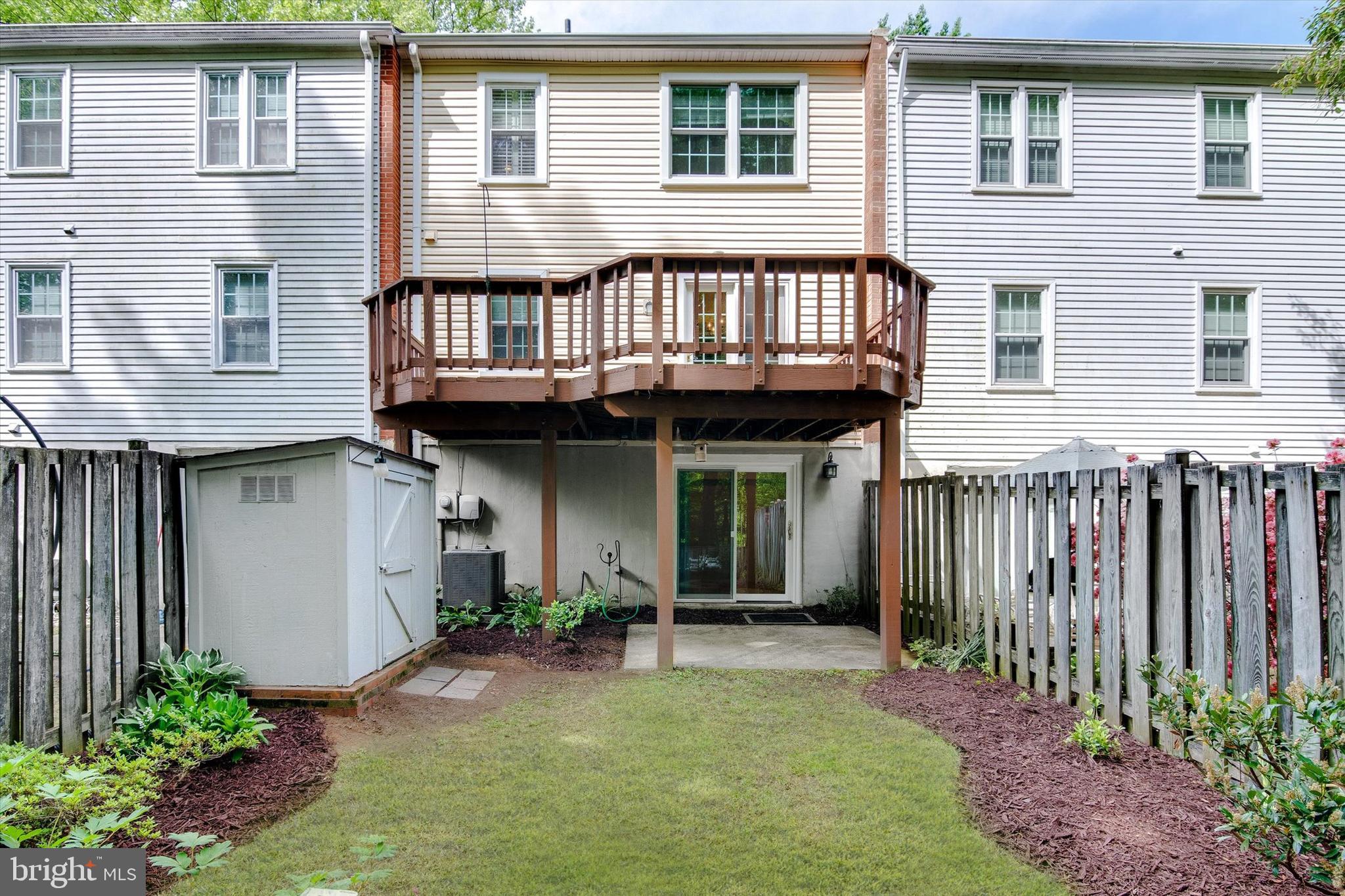 5262 Lonsdale Drive Springfield, VA 22151 - Photo 8 of 44 Perfect, fenced lot